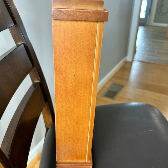 Frank Lloyd Wright Bulova Wooden Clock for mantel - Picture 8 of 12